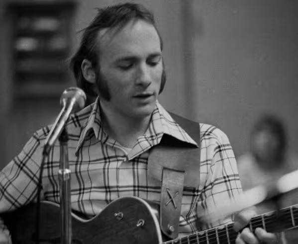 21 So Begins The Task (Stephen Stills in Manassas)(320kb).mp3